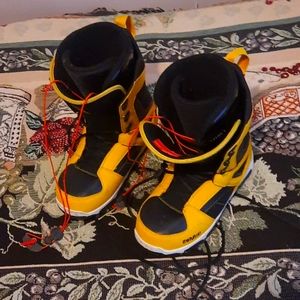 32 prion snowboard boots